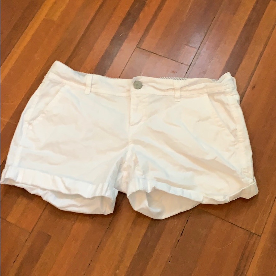 White Shorts With Front And Back Pockets